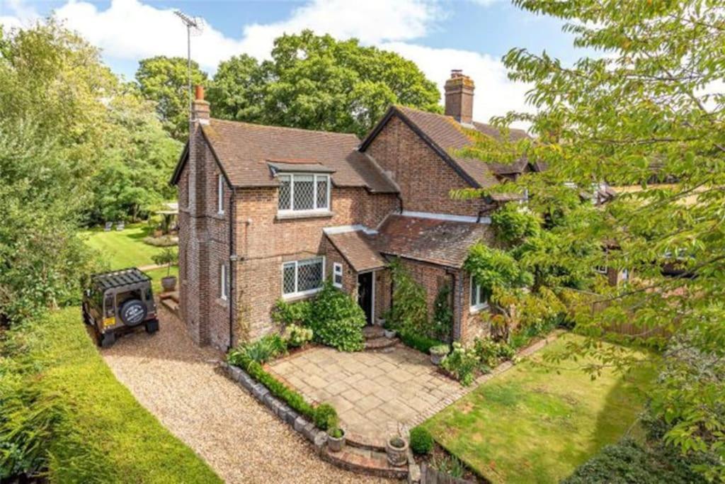 Garden Close To Wakehurst And Kew Seed Bank Apartment